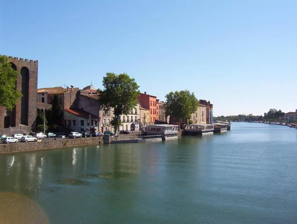 3 bedroom modern apartment in historic building overlooking river herault