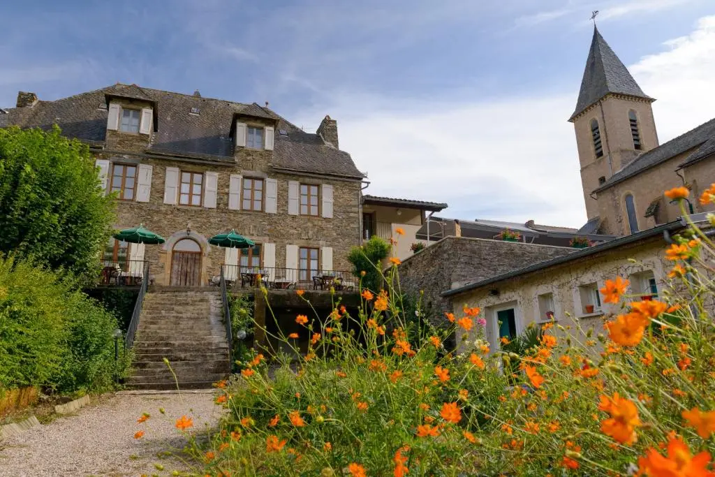 Logis Hôtels – Hostellerie des Lauriers – Hôtel et Restaurant