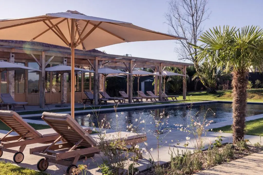 Hôtel INDARRA & SPA – Piscine