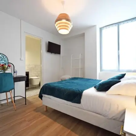 Hôtel le Terminus et son restaurant Côte à Côte – Chambres rénovées