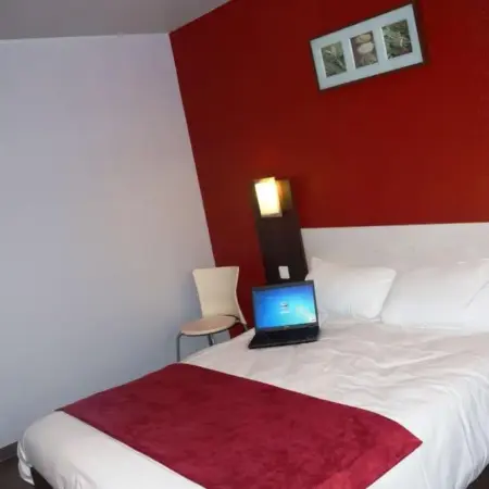 Brit Hotel Essentiel Sète / Balaruc