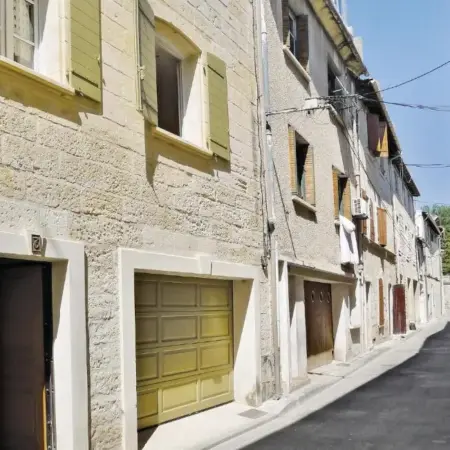 Lovely Home In Beaucaire With Wifi