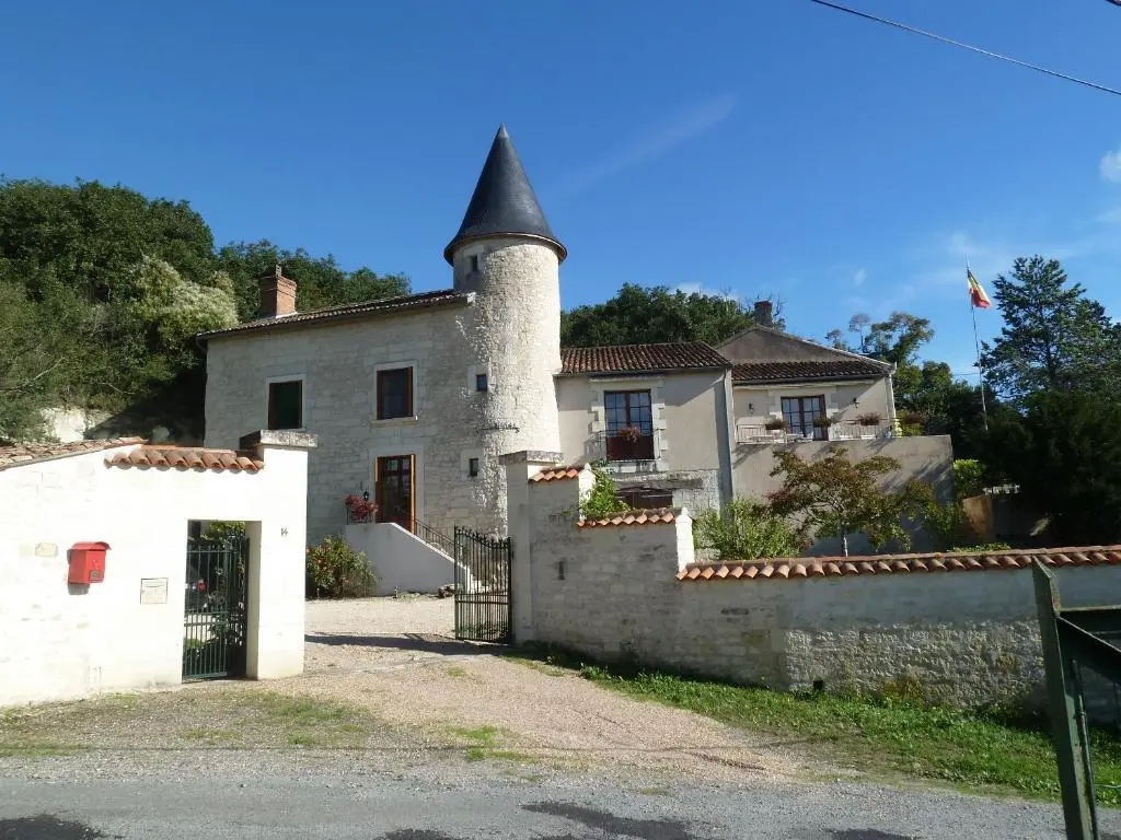 Manoir Le Cristal chambres d’hotes , Futuroscope apd 35 euros