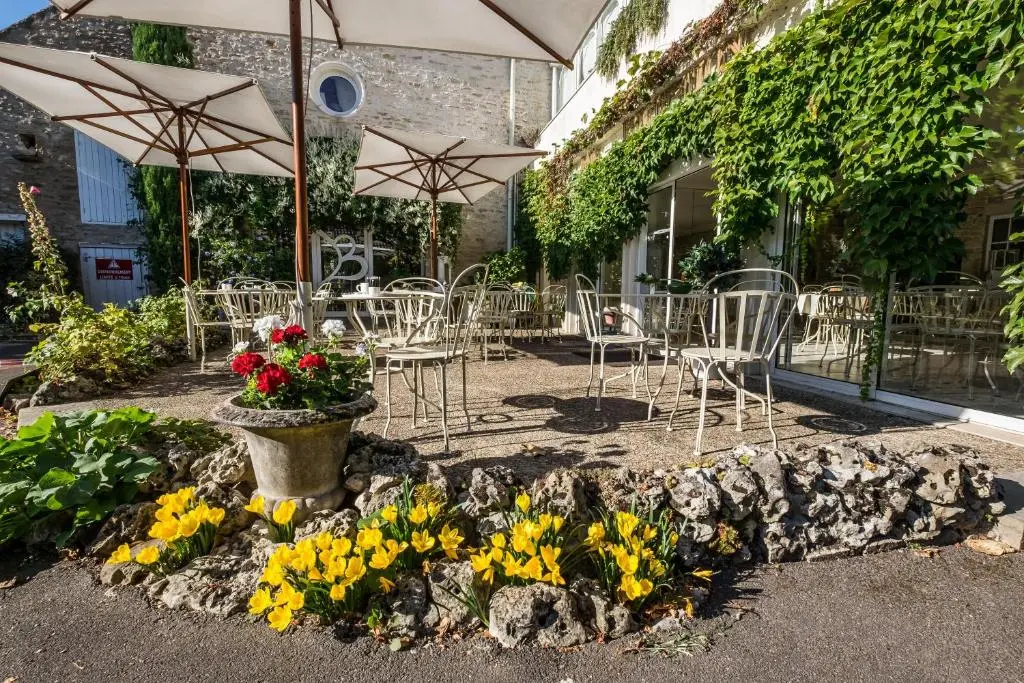 Hostellerie De Bretonnière – Groupe Logis Hotels