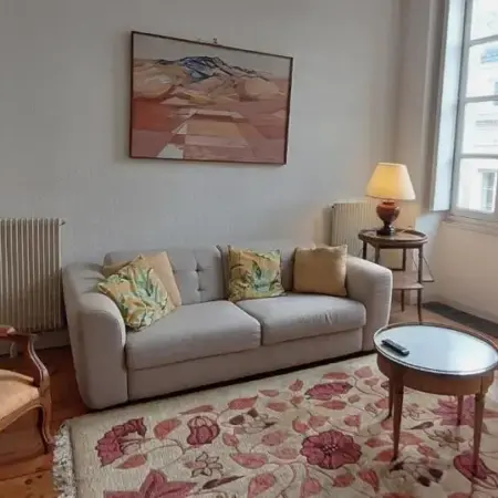 Grand appartement 2 chambres – Hyper centre Bordeaux