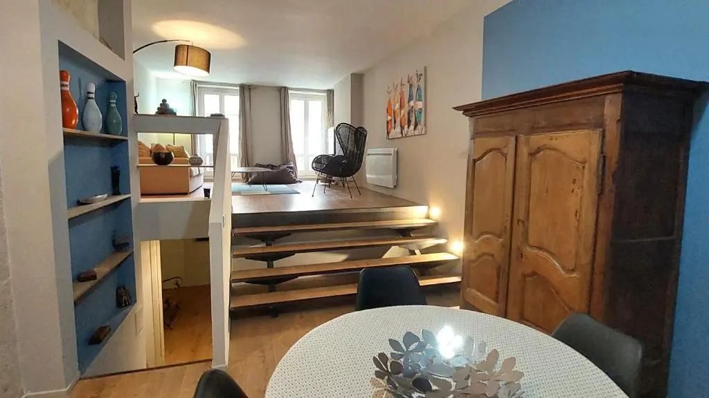 Appartement de charme, multi-niveaux – Jardin Public