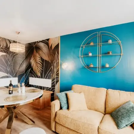 Bright 2-Bedroom Duplex Apartment near Gare Saint-Jean with Parking