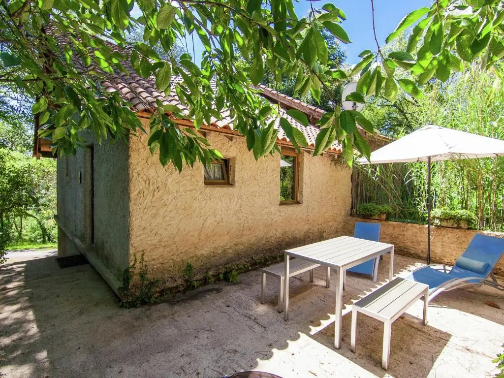 Cottage in Bourgnac with Whirlpool