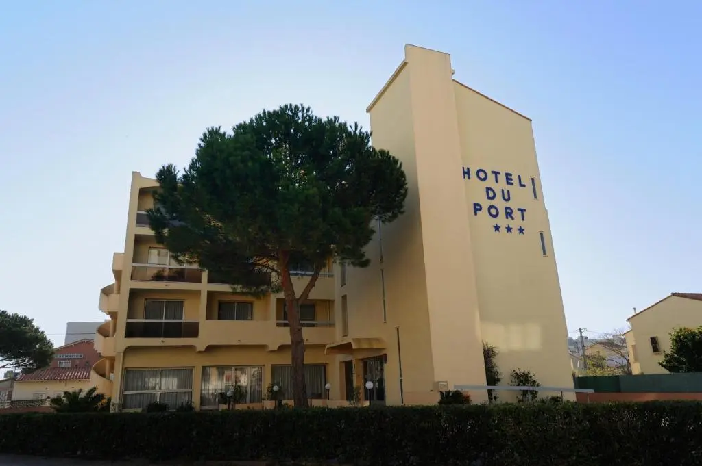 Hotel du Port