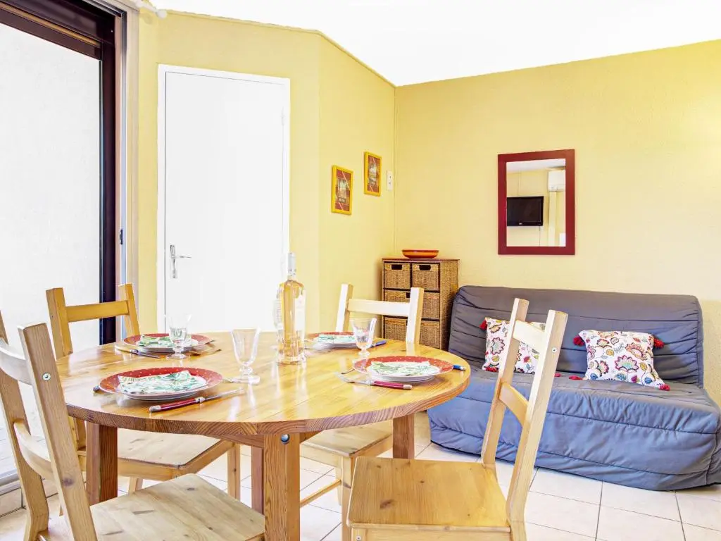 Apartment Les Coraux-3 by Interhome
