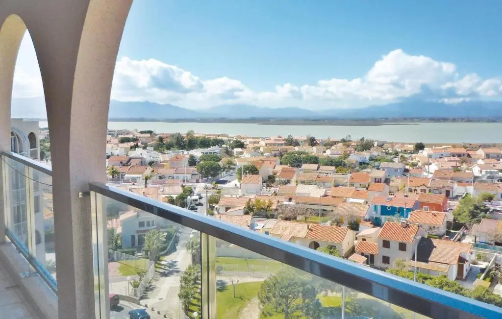 Lovely Apartment In Canet En Roussillon