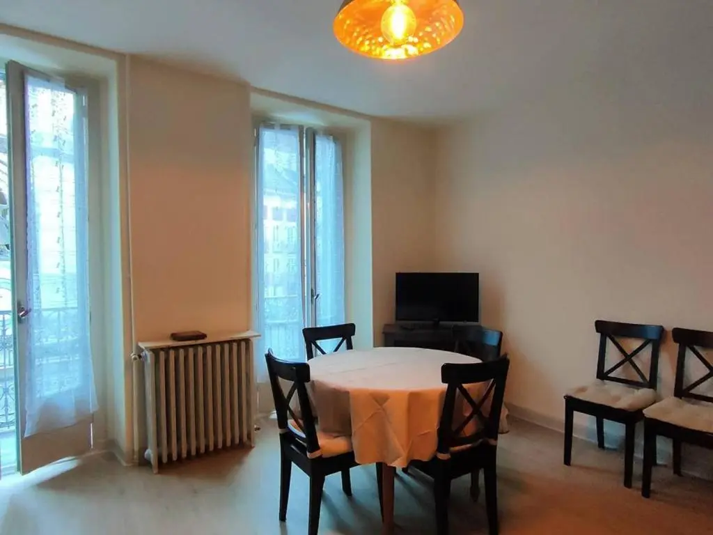 Appartement 3 pièces, centre de Cauterets, proche thermes – FR-1-234-124