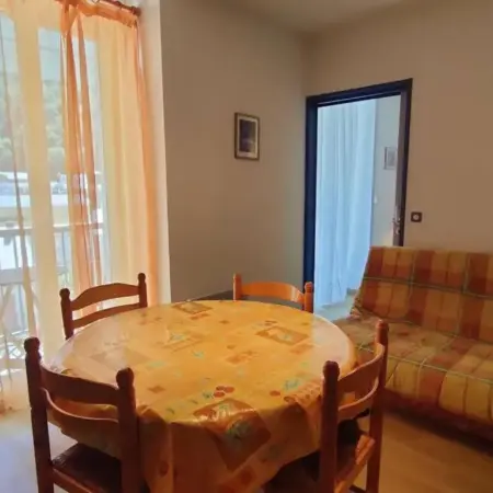 Appartement 2 pièces au centre de Cauterets – 4 pers – FR-1-234-148