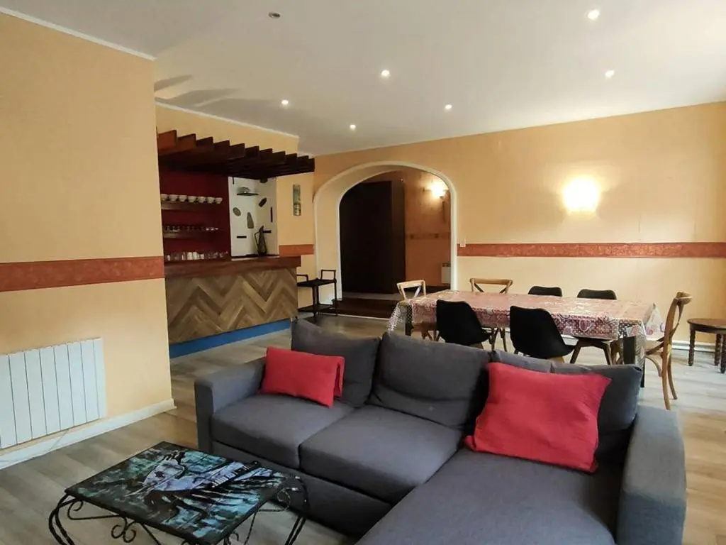 Cauterets: Appartement 2 Ch, 8 Pers, Wifi & Parking – FR-1-234-89