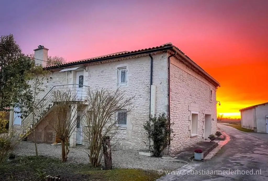 Chambres d’Hôtes Château Pierre de Montignac