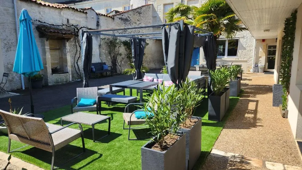 Cit’Hotel Le Cheval Blanc, Cognac Centre