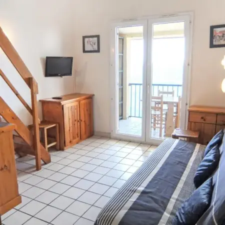 Apartment Les Roches Bleues-2 by Interhome