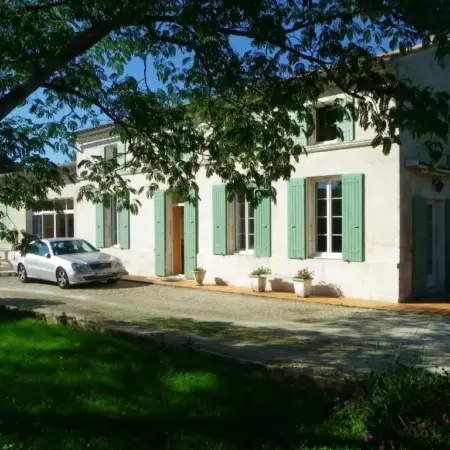 Gîte cosy, sur jardin, terrasse privée, parking au calme en rdc