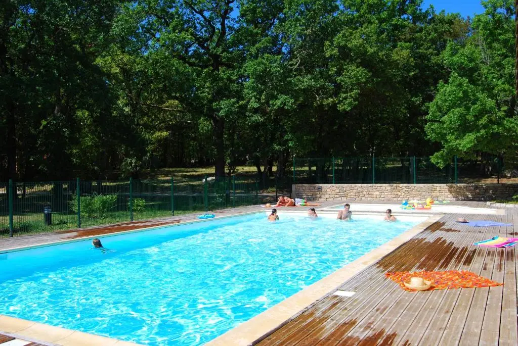 Lagrange Grand Bleu Vacances – Residence Les Ségalières