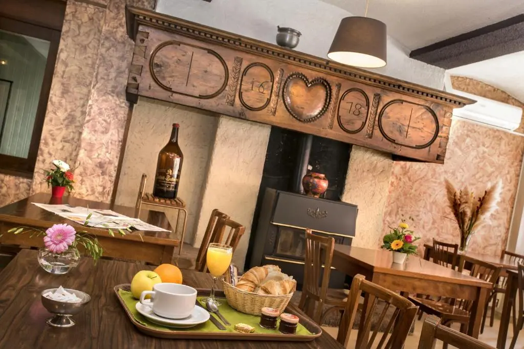Logis Hotel Restaurant Du Commerce