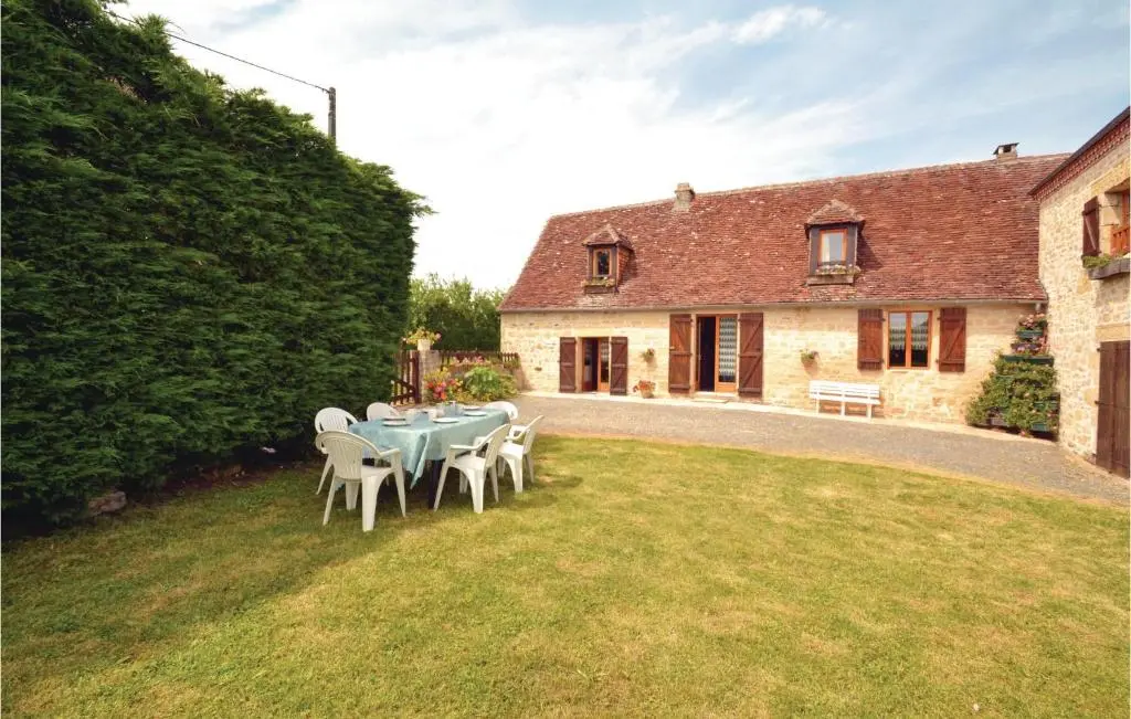 Awesome Home In La-Chapelle-Saint-Jean