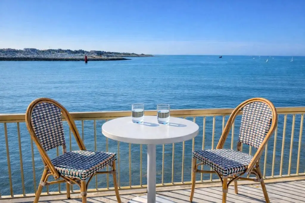Hôtel Les Brises – Réouverture Eté 2026