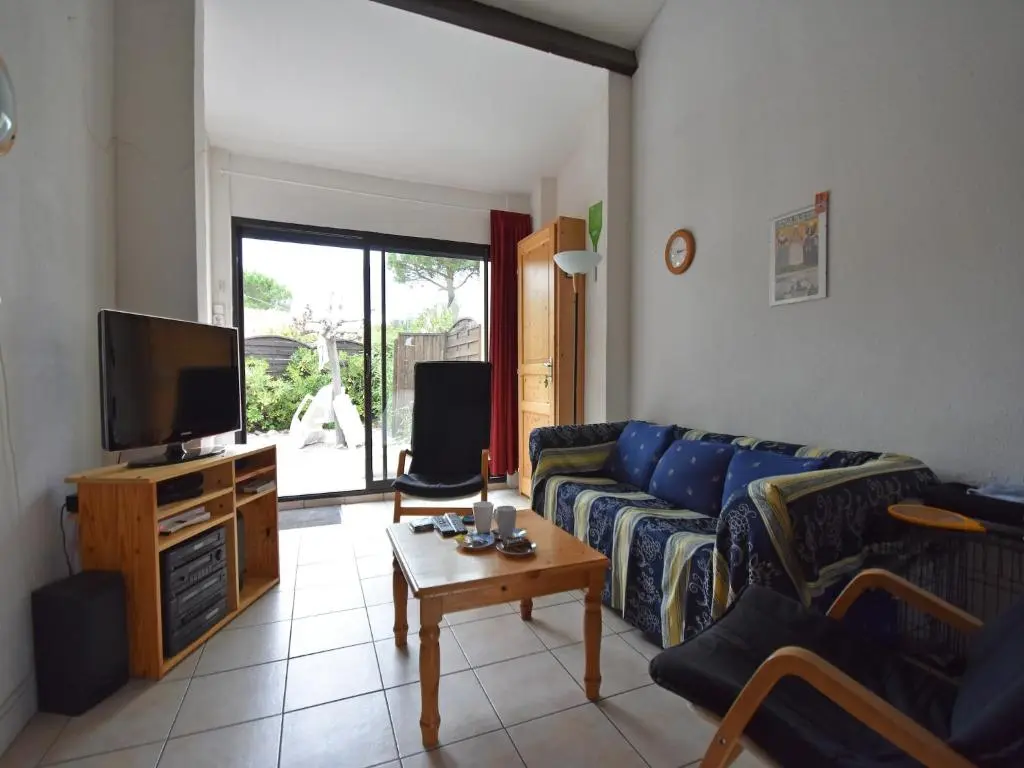 Villa in Saint-Cyprien with Sea View