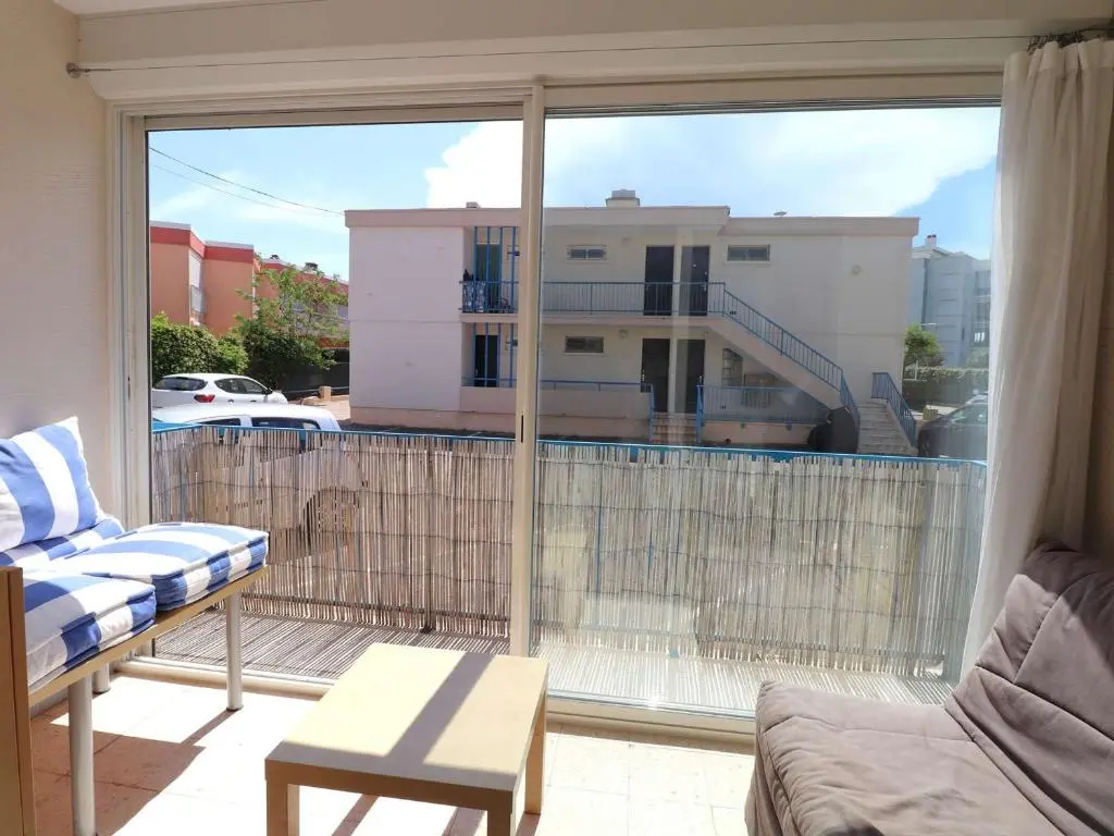 Studio Confortable 3/4 Pers, 100m Plage, Parking Privé au Grau-du-Roi –
FR-1-307-20