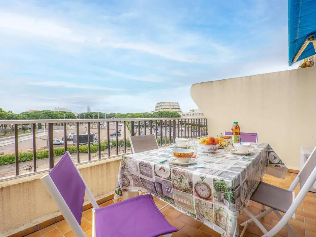Apartment Les Jardins du Port-4 by Interhome