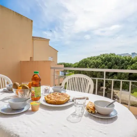 Apartment Les Rives du Lac-7 by Interhome