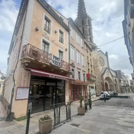Hôtel Restaurant Les Arcades