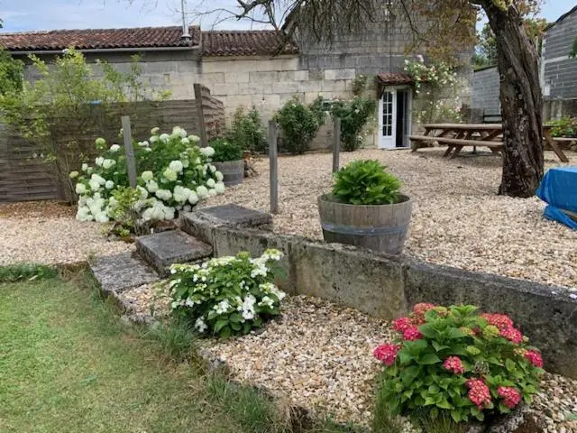 La Cour des Cloches