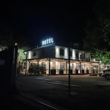 Hôtel Logis Restaurant La Fontaine