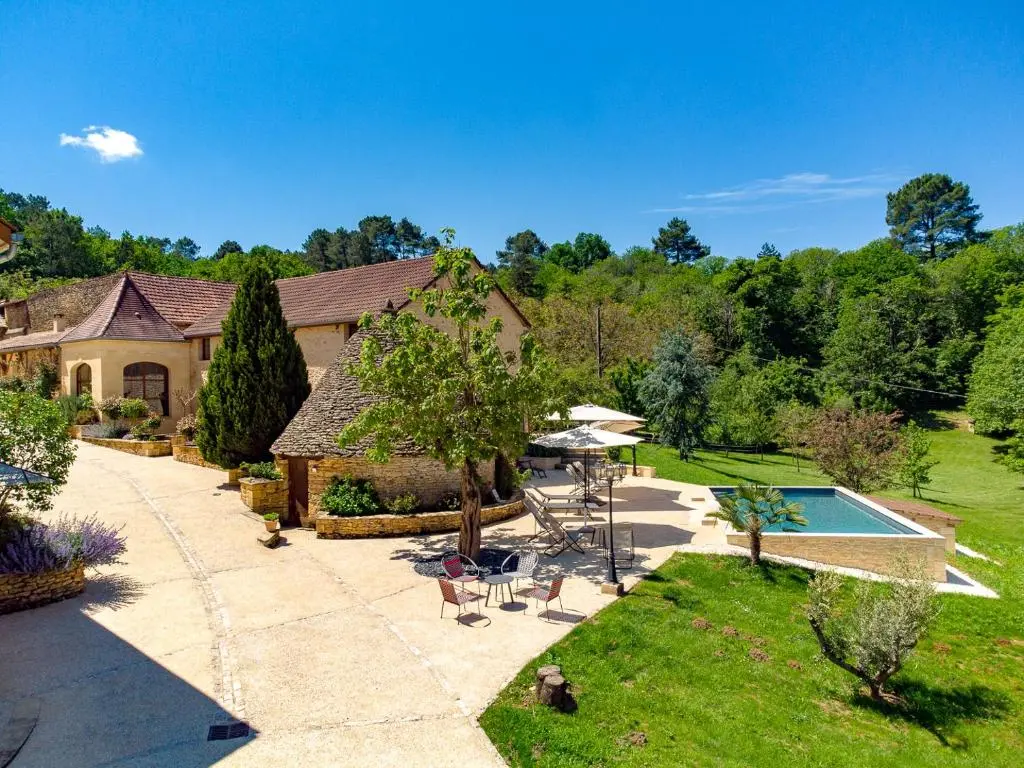 Aux Bories de Marquay, chambres d’hôtes B&B avec piscine et SPA près de Sarlat