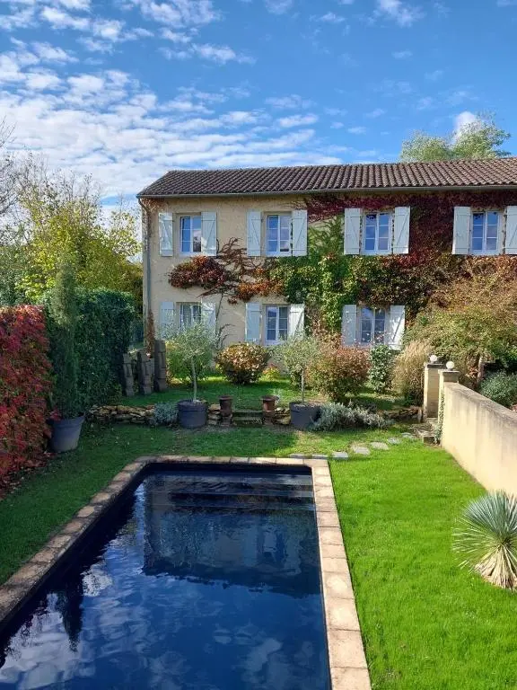 MAISON DE MARQUAY-MAISON D’HOTES