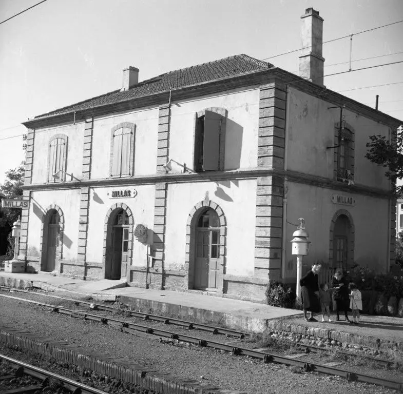 La Gare De Millas Chambres d’hôtes