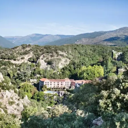Les Pyrénées – le Grand Hôtel & le Château