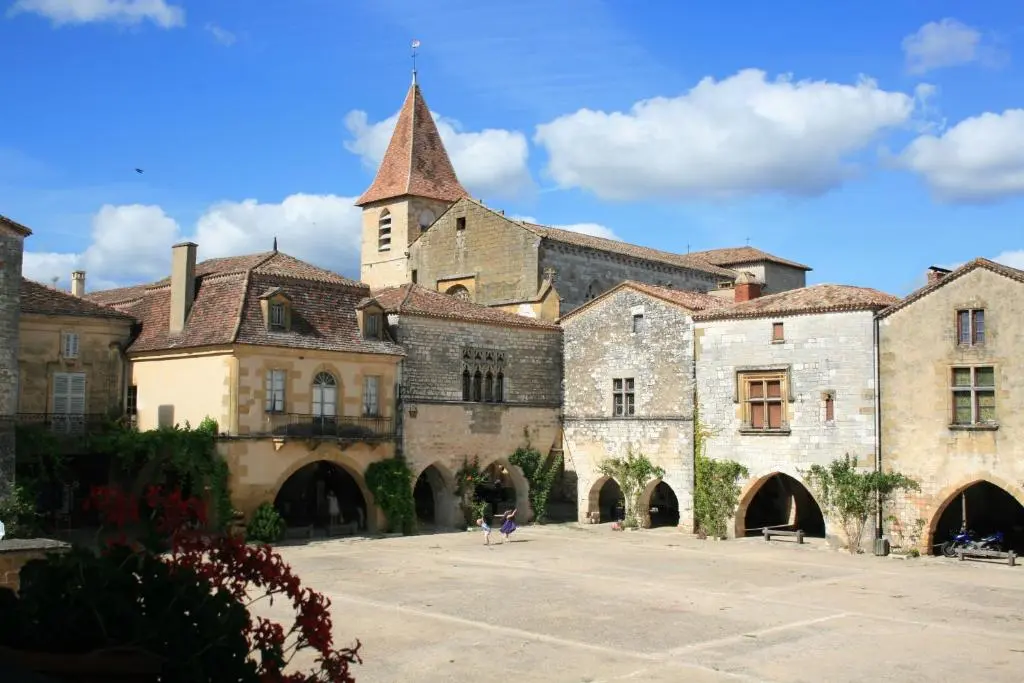 Le Camp De Ferie