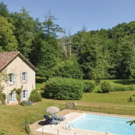 4 Bedroom Lovely Home In Mouleydier