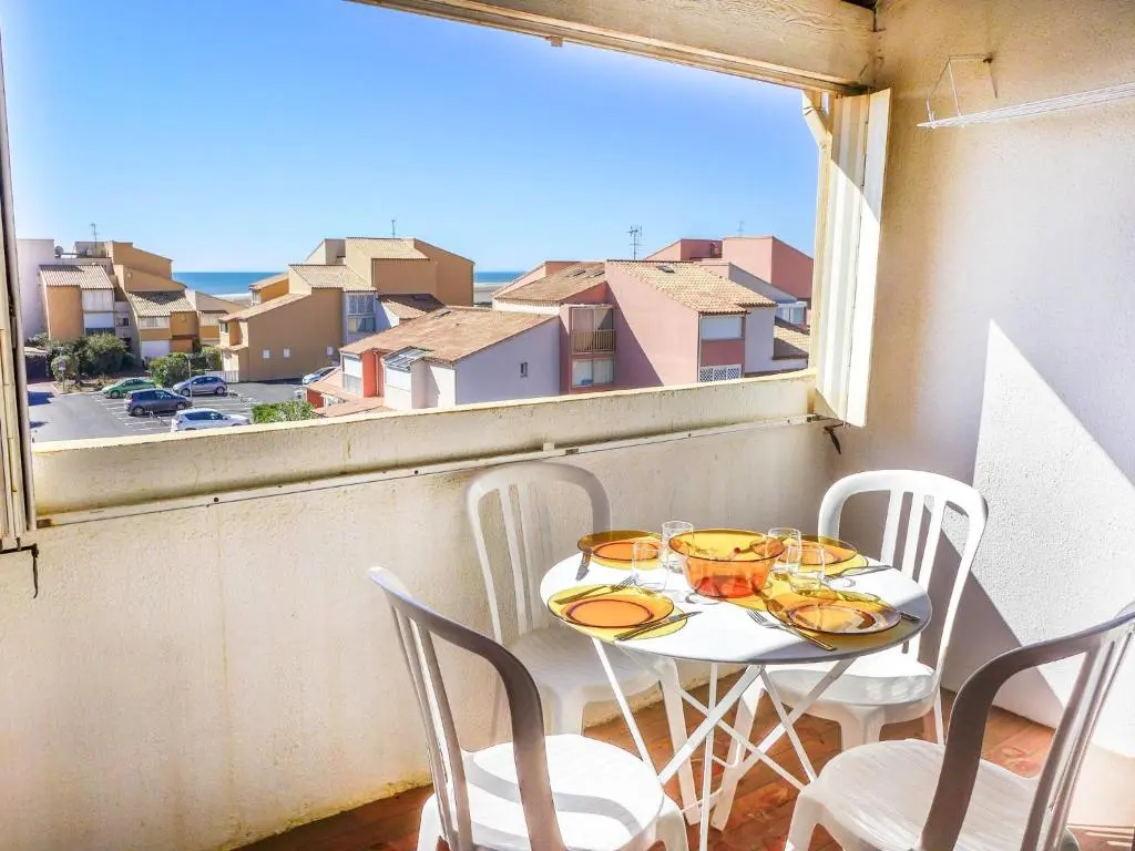 Apartment Les Balcons de la Méditerranée-2 by Interhome