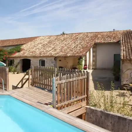 Gite Guillot – hameau calme 8km de Jonzac