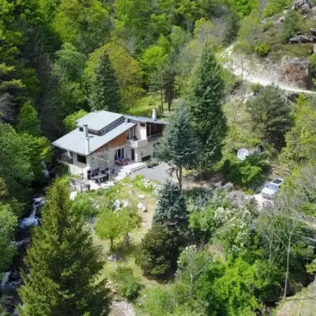 La Maison entre Deux Rivières The River Mountain House – Nohèdes