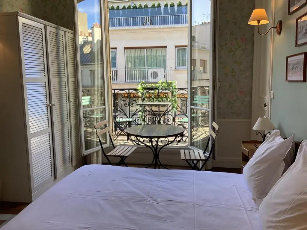 BED and BREAKFAST PARIS QUARTIER CHAMPS-ÉLYSÉES