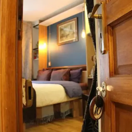 Cédric Accueille – Homestay PARIS