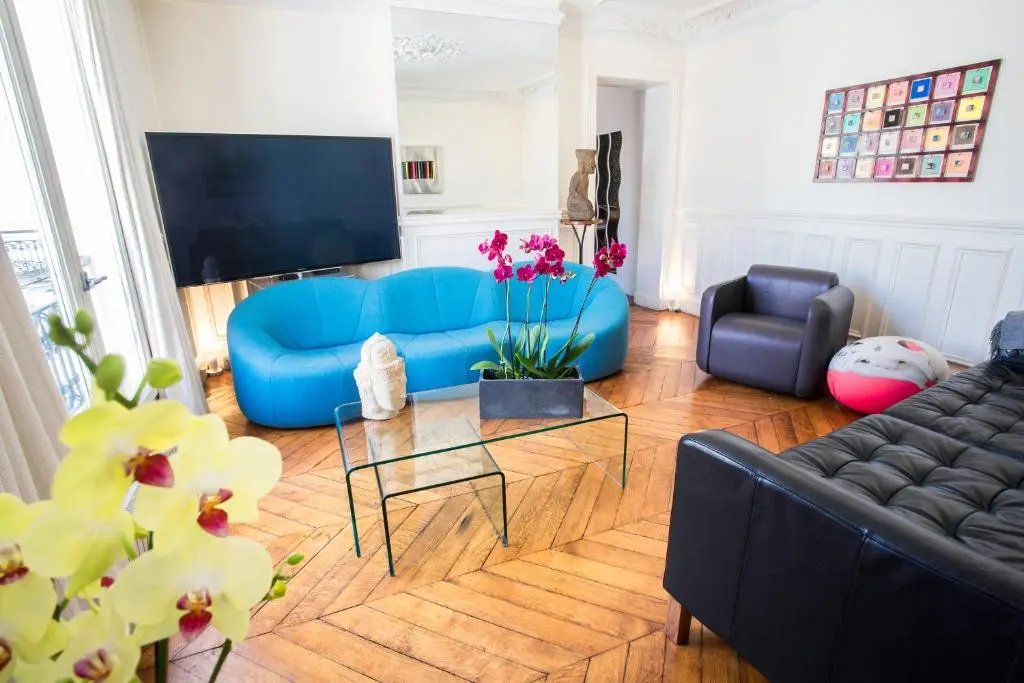 Luxury Apartment in Paris Center – Louvre Museum
