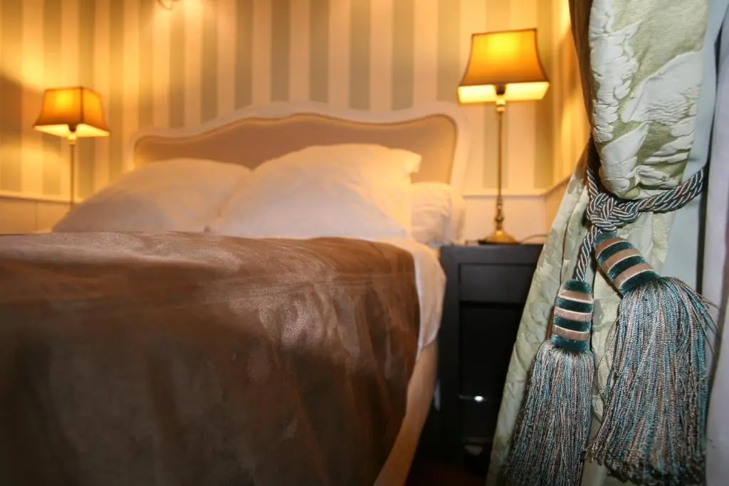 ParisInteriorsRentals – Beautiful 2 BDR Le Marais NOTRE DAME
