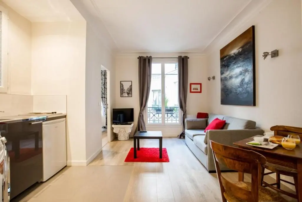Modern arty flat close to Saint-Germain des Près