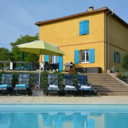 House in Piquecos with Private Pool & Garden