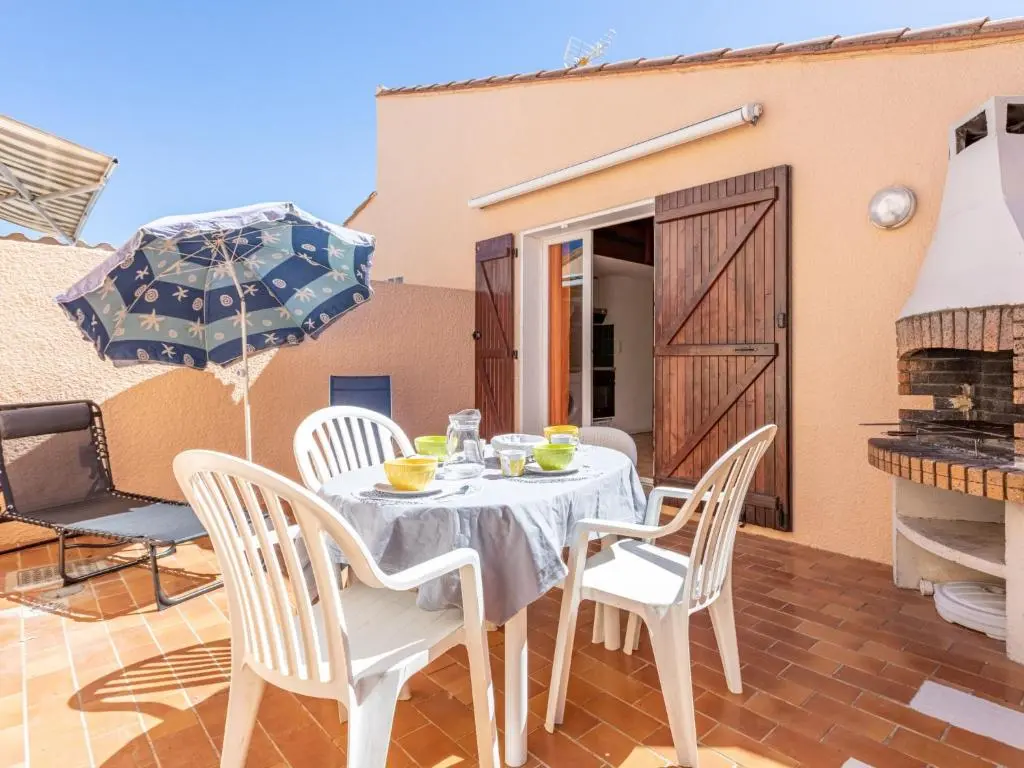 Holiday Home Les Leucatines 3 by Interhome