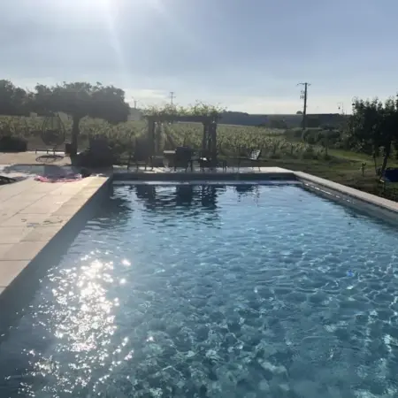 La Petite maison de Céline & Frédéric avec piscine à Préhy
